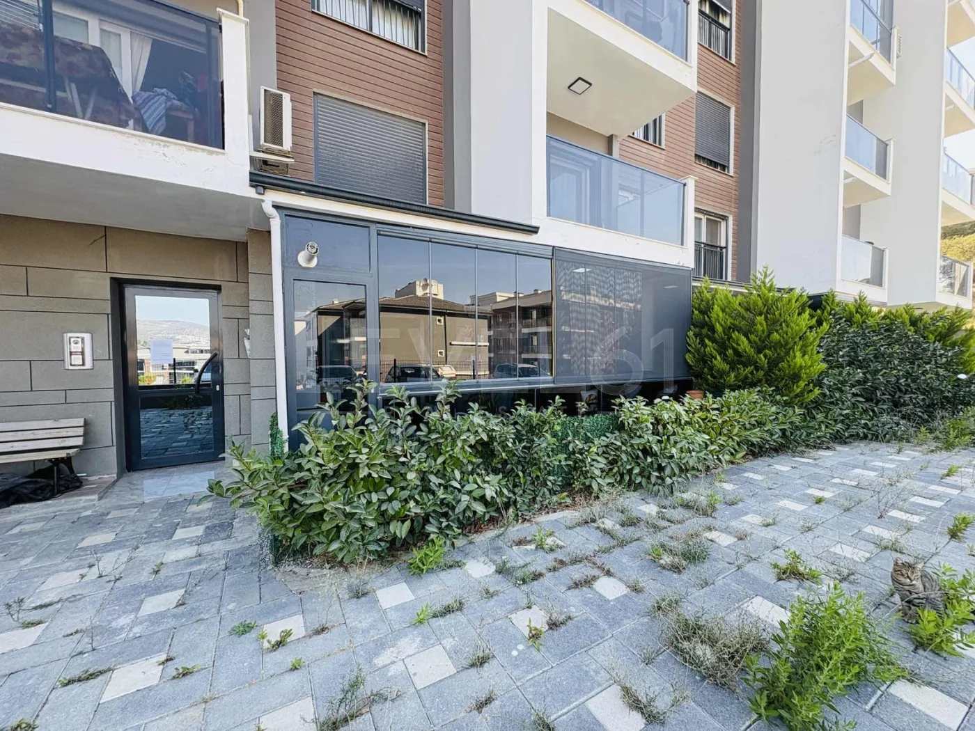 kuşadası değirmendere okullar bölgesinde geniş 1+1