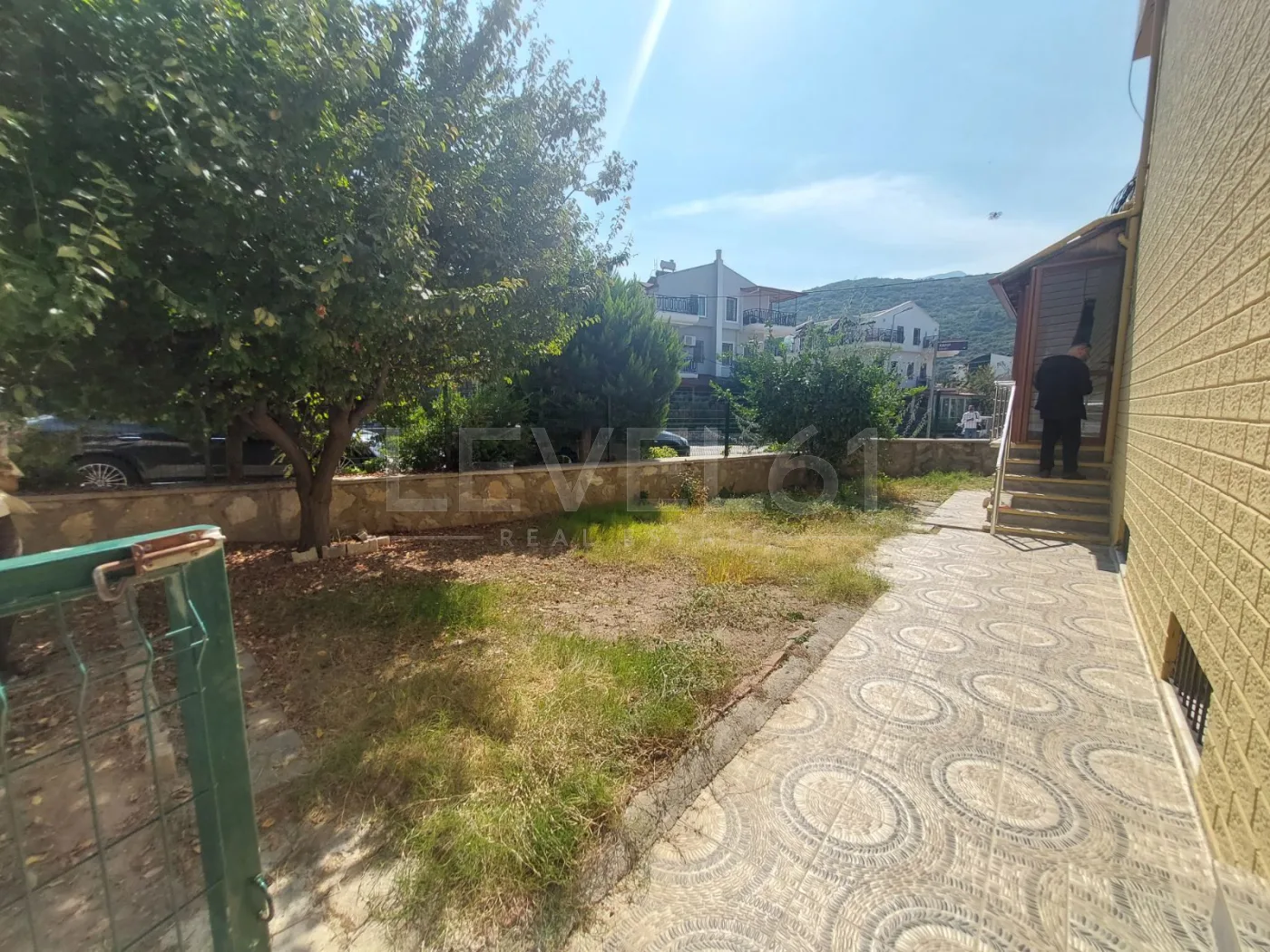 Güzelçamlı'da 3+1 Satılık Tripleks Villa