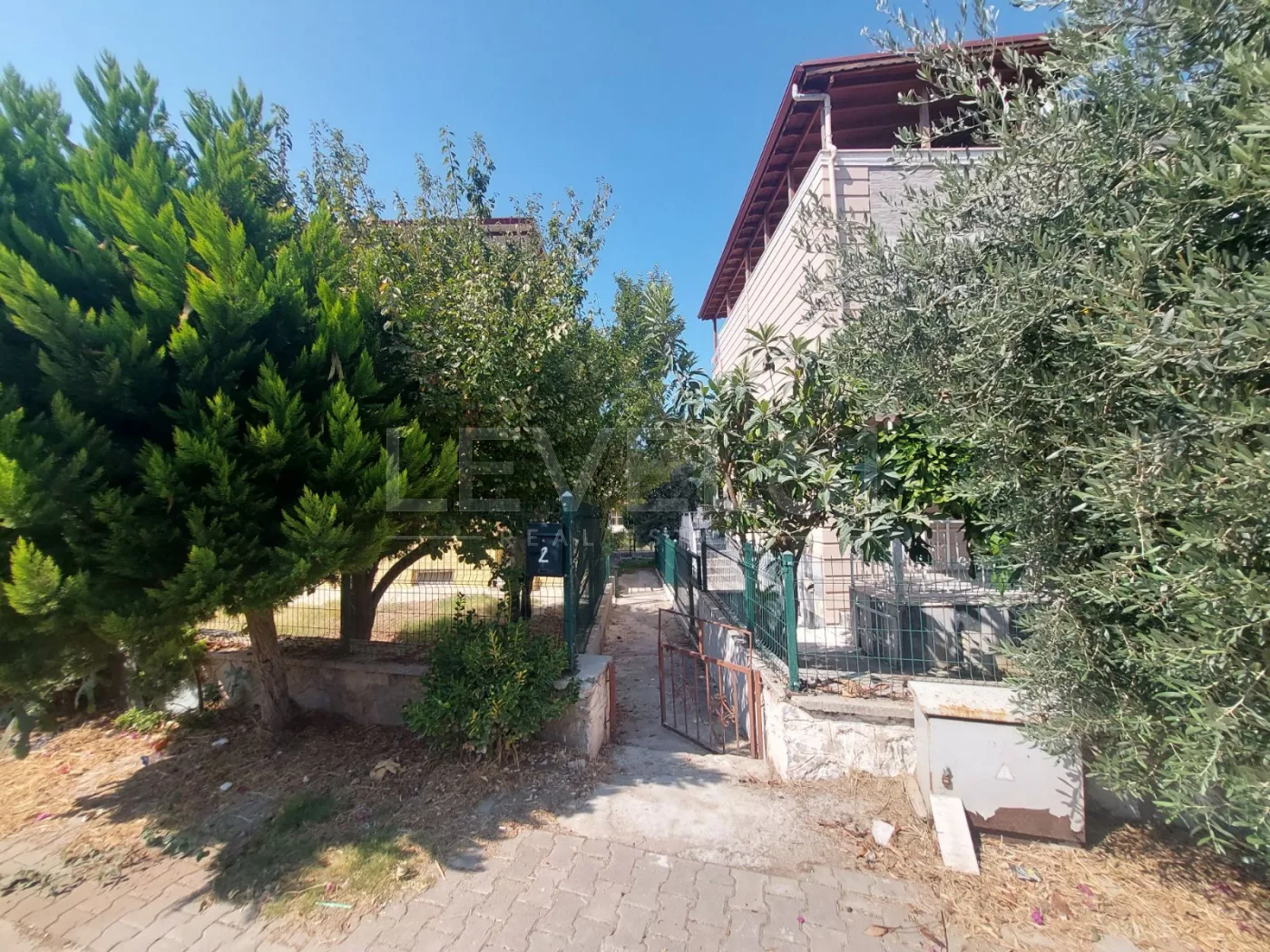 Güzelçamlı'da 3+1 Satılık Tripleks Villa
