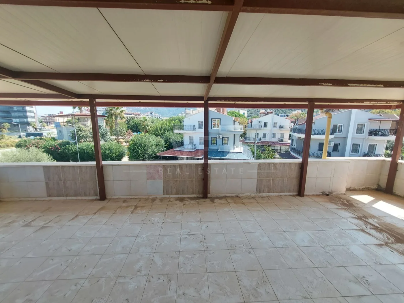 Güzelçamlı'da 3+1 Satılık Tripleks Villa