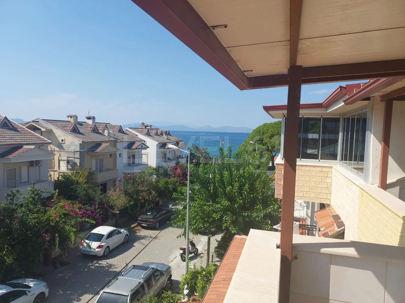 Güzelçamlı'da 3+1 Satılık Tripleks Villa
