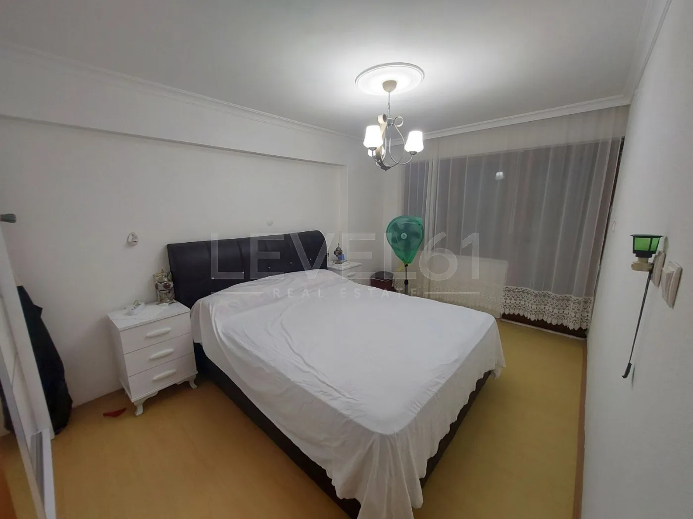 Güzelçamlı'da 3+1 Satılık Tripleks Villa