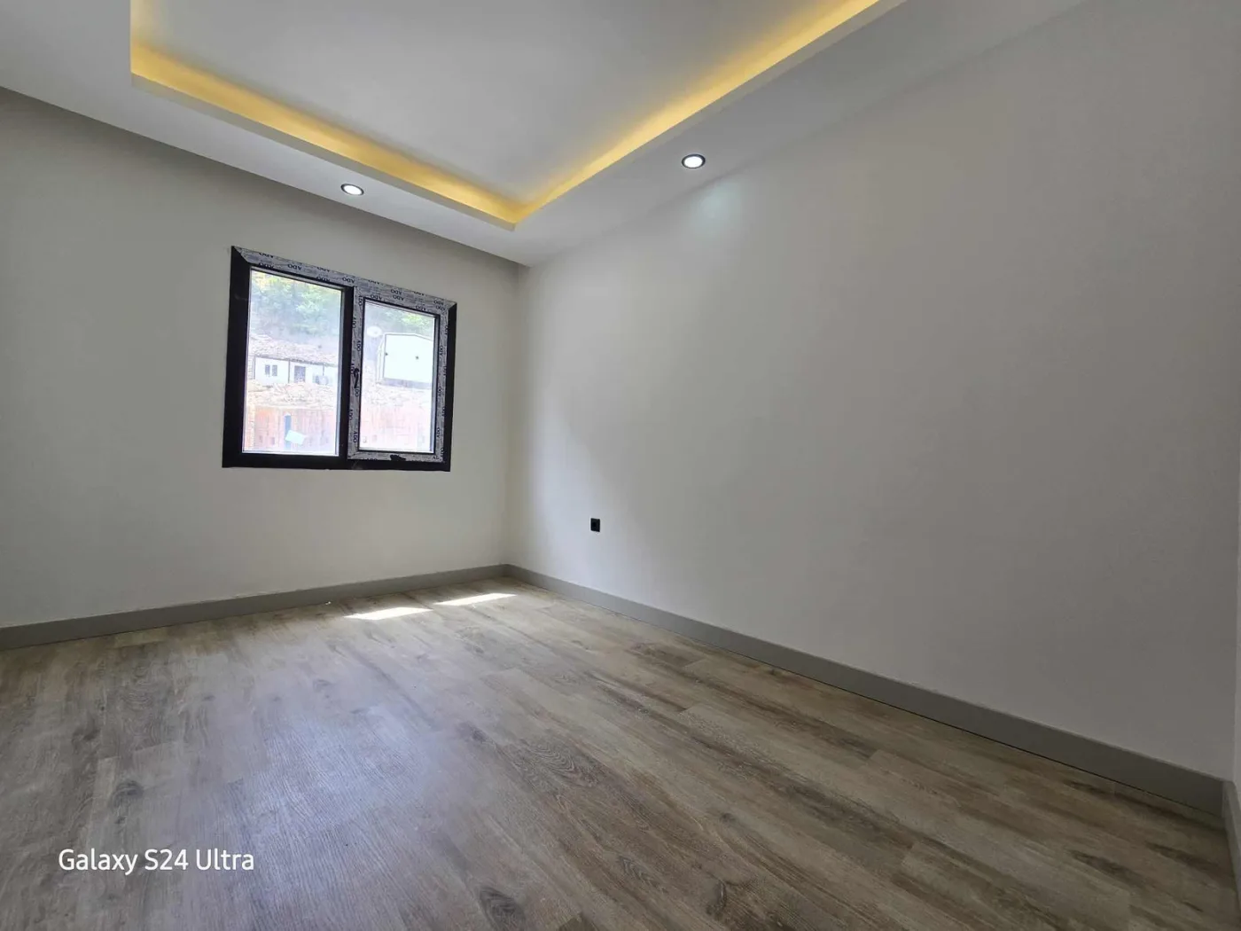 Okullar Bölgesinde Deniz Manzaralı, Havuzlu, Doğalgazlı 3+1
