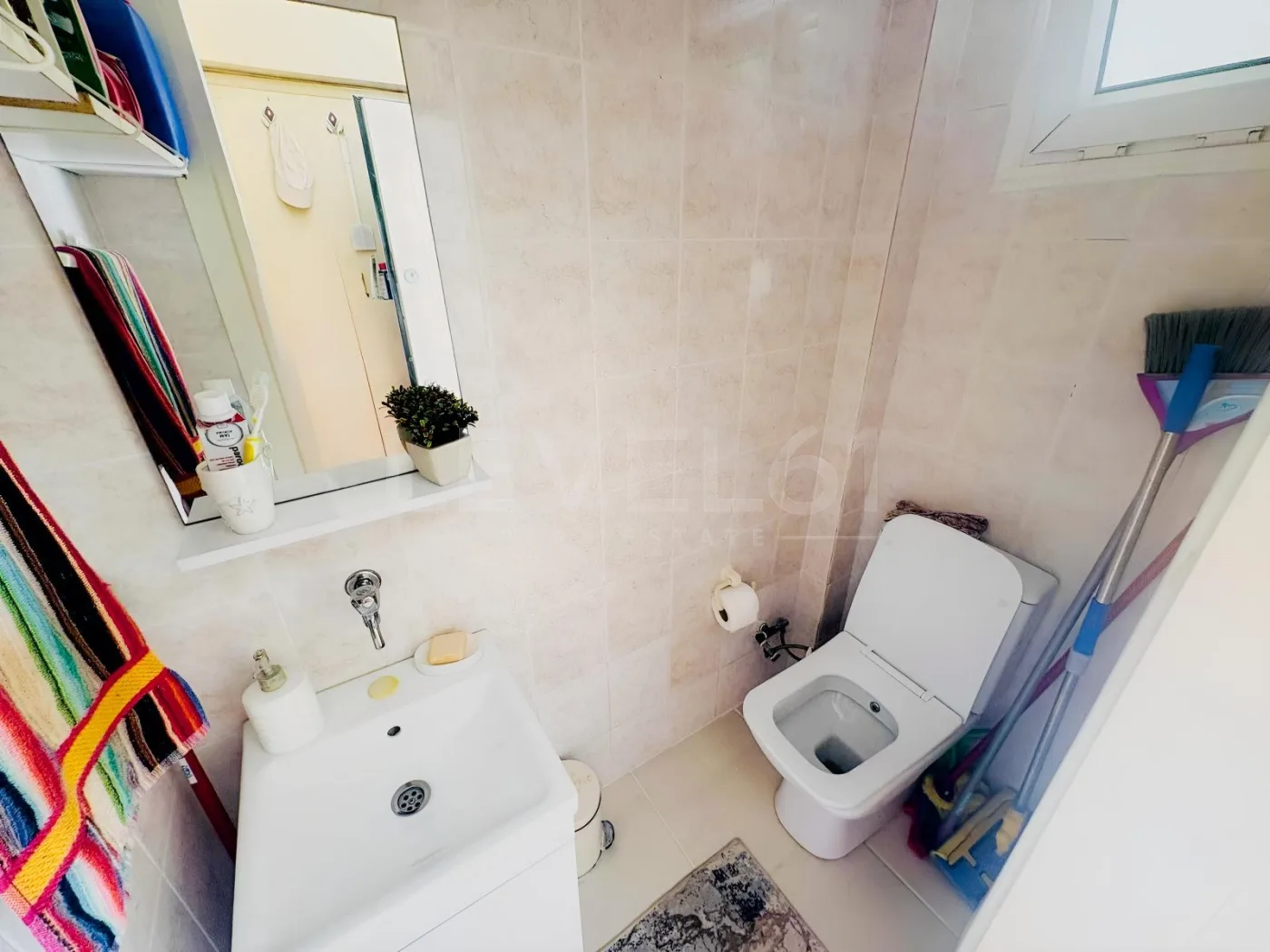 kuşadası kadınlar denizinde,site içerisinde köşe konum villa