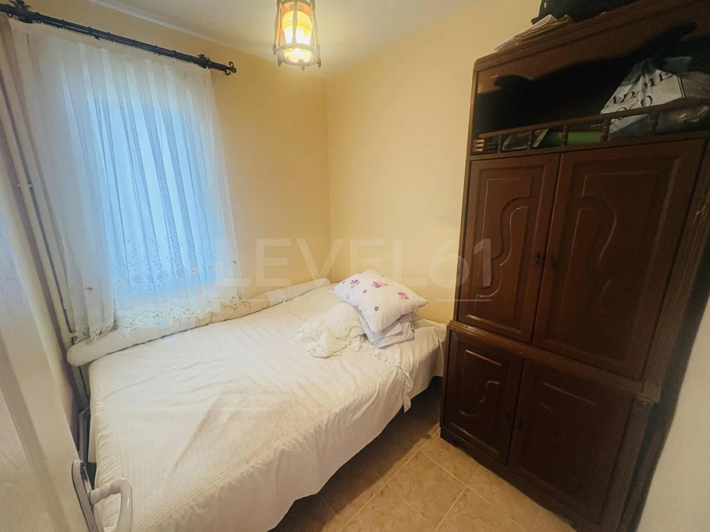 kuşadası kadınlar denizinde,site içerisinde köşe konum villa