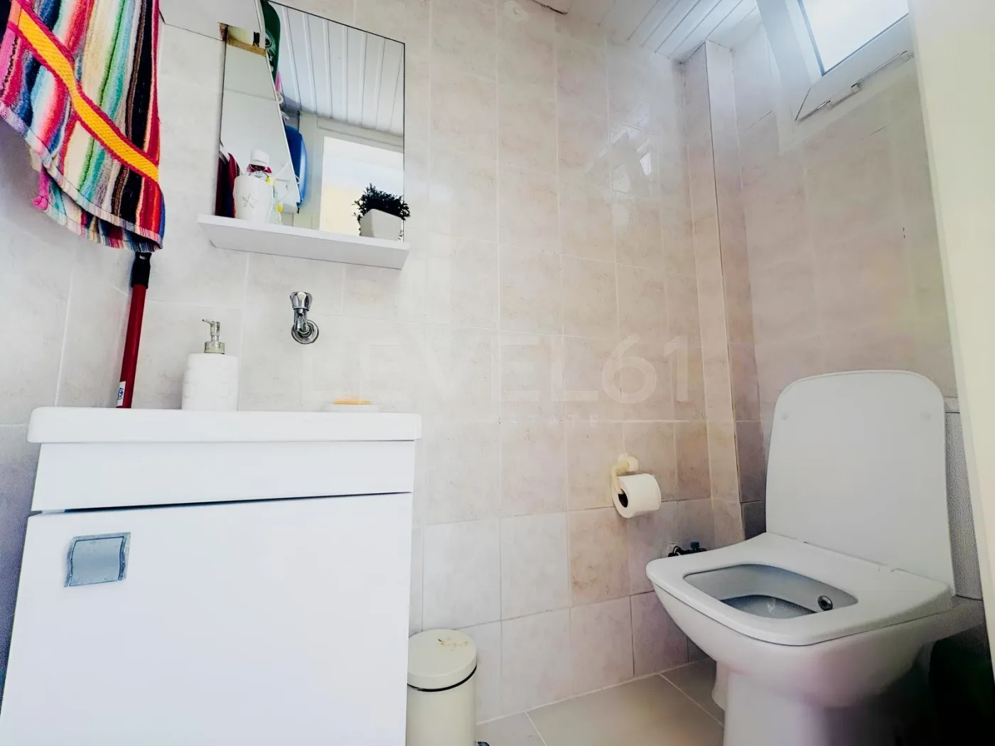 kuşadası kadınlar denizinde,site içerisinde köşe konum villa
