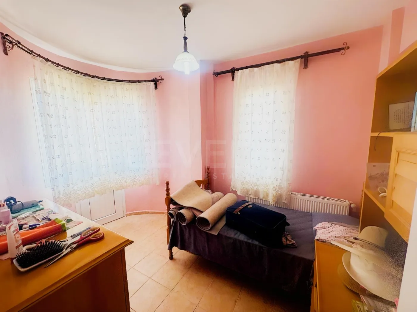 kuşadası kadınlar denizinde,site içerisinde köşe konum villa