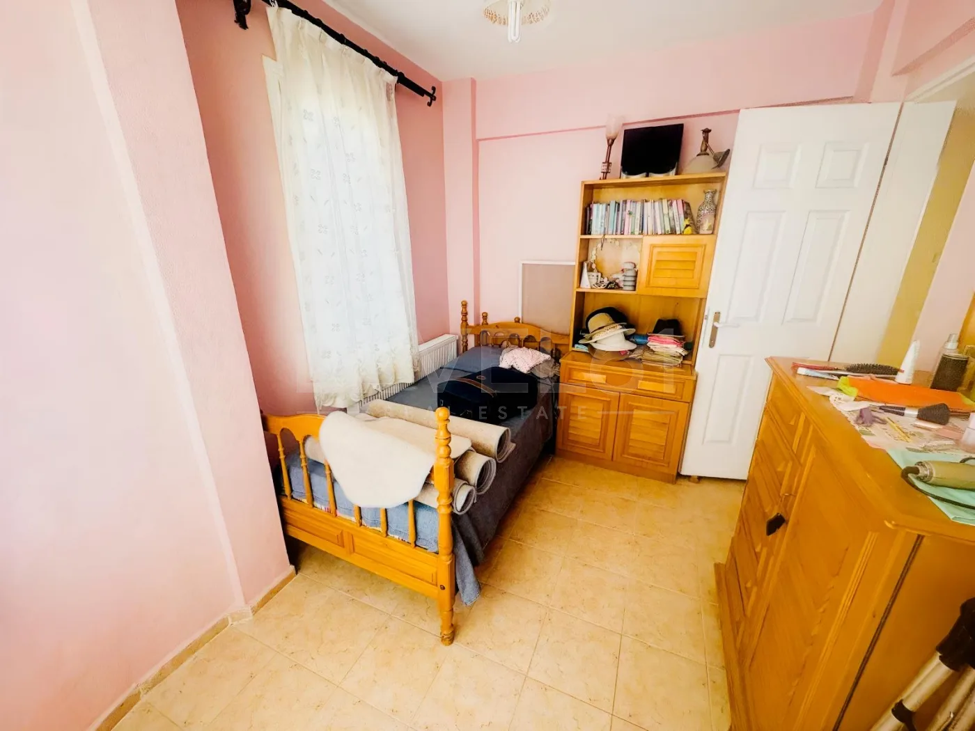 kuşadası kadınlar denizinde,site içerisinde köşe konum villa
