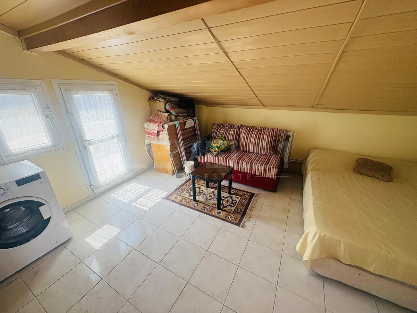 kuşadası kadınlar denizinde,site içerisinde köşe konum villa