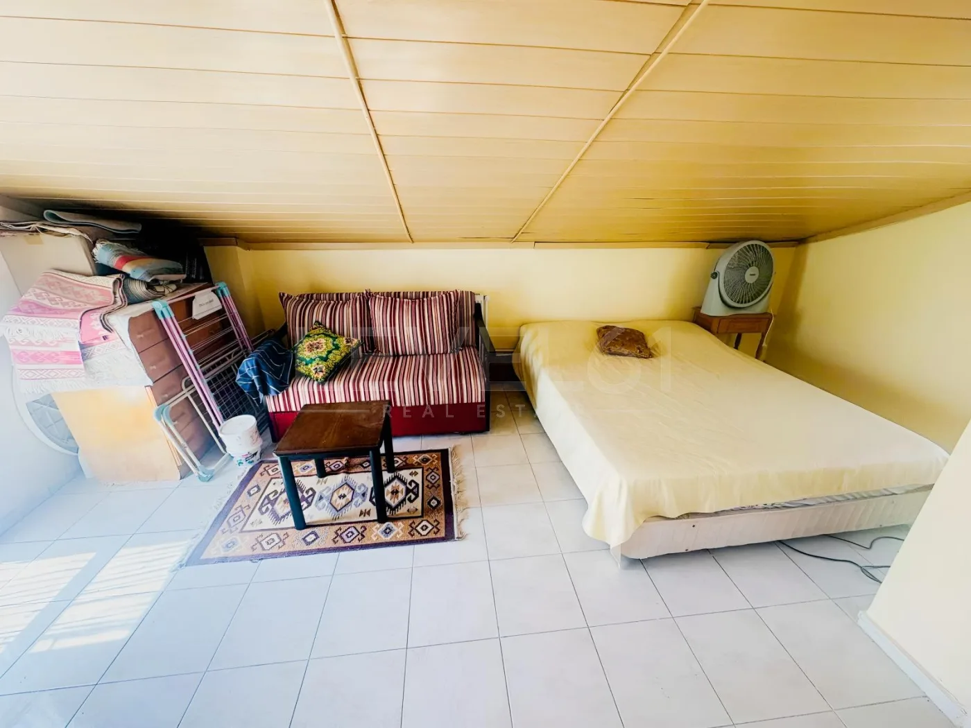 kuşadası kadınlar denizinde,site içerisinde köşe konum villa
