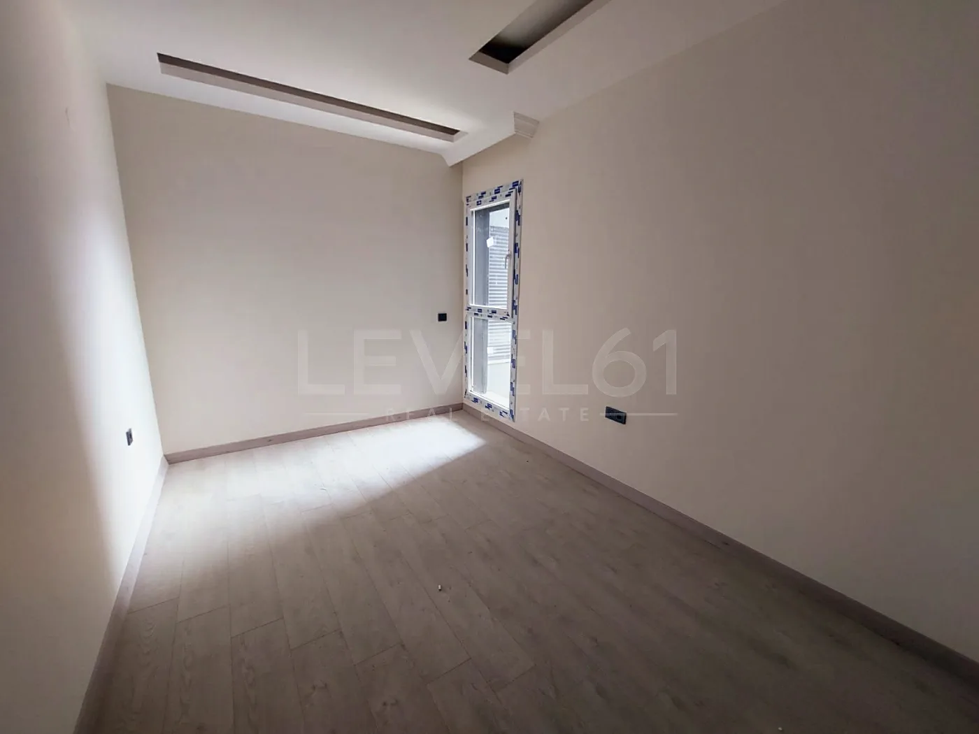 KUŞADASI MEVA SİTESİNDE DOĞALGAZ,KLİMA,CAM BALKON VE HAVUZ 3+1