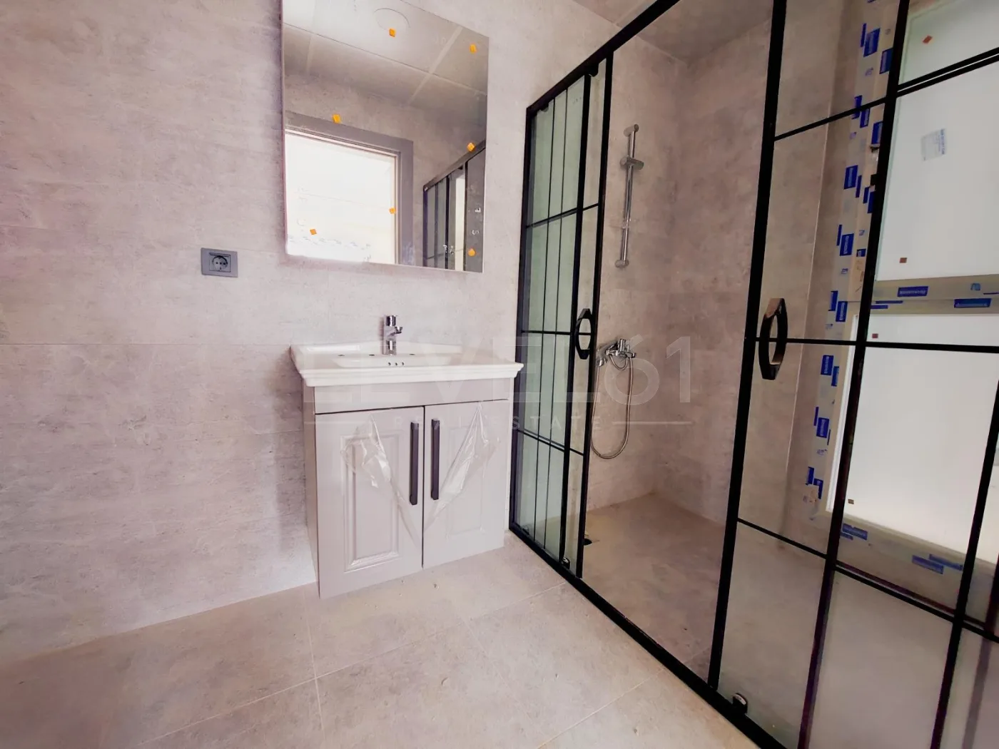 KUŞADASI MEVA SİTESİNDE DOĞALGAZ,KLİMA,CAM BALKON VE HAVUZ 3+1
