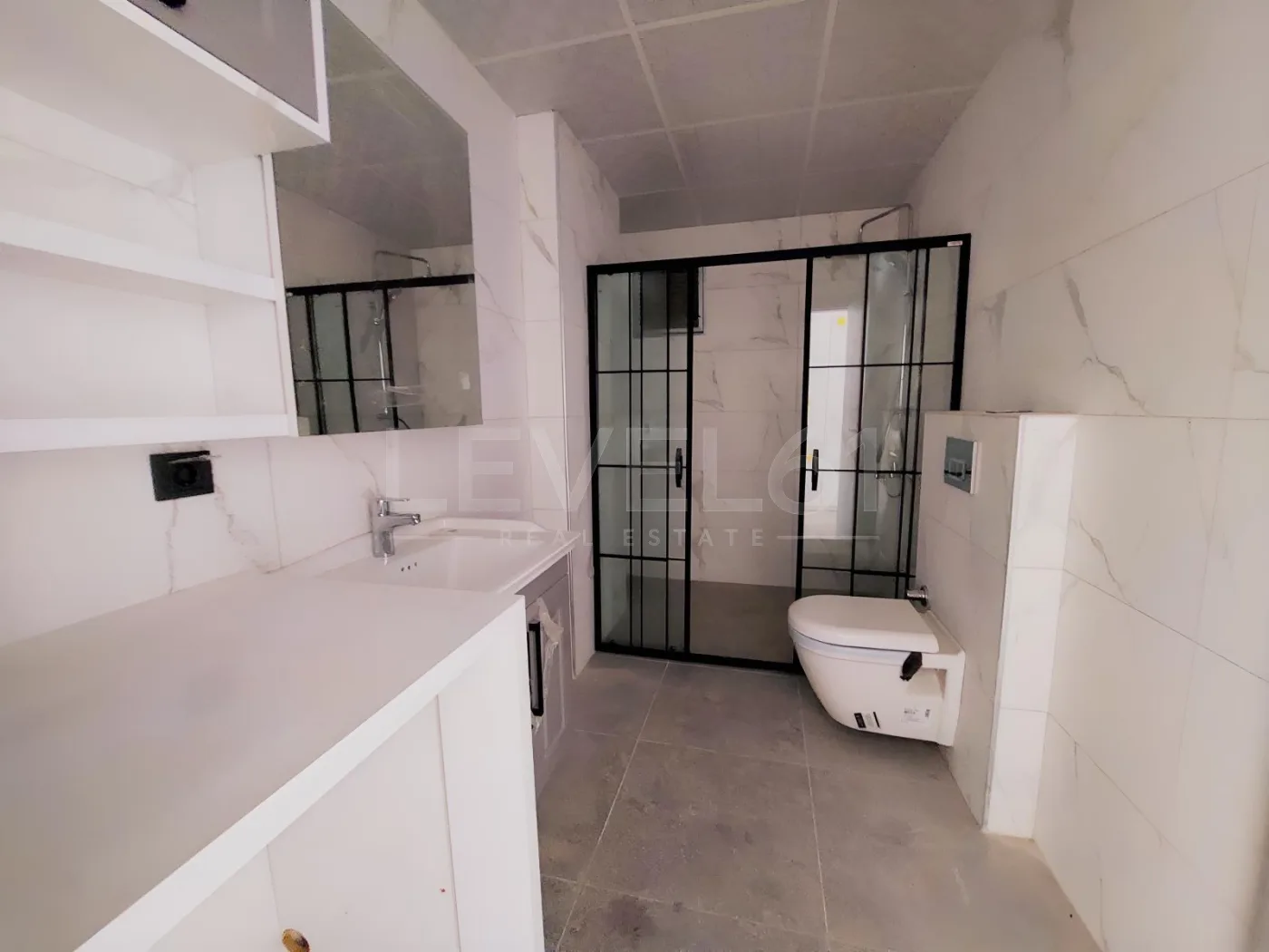 KUŞADASI MEVA SİTESİNDE DOĞALGAZ,KLİMA,CAM BALKON VE HAVUZ 3+1