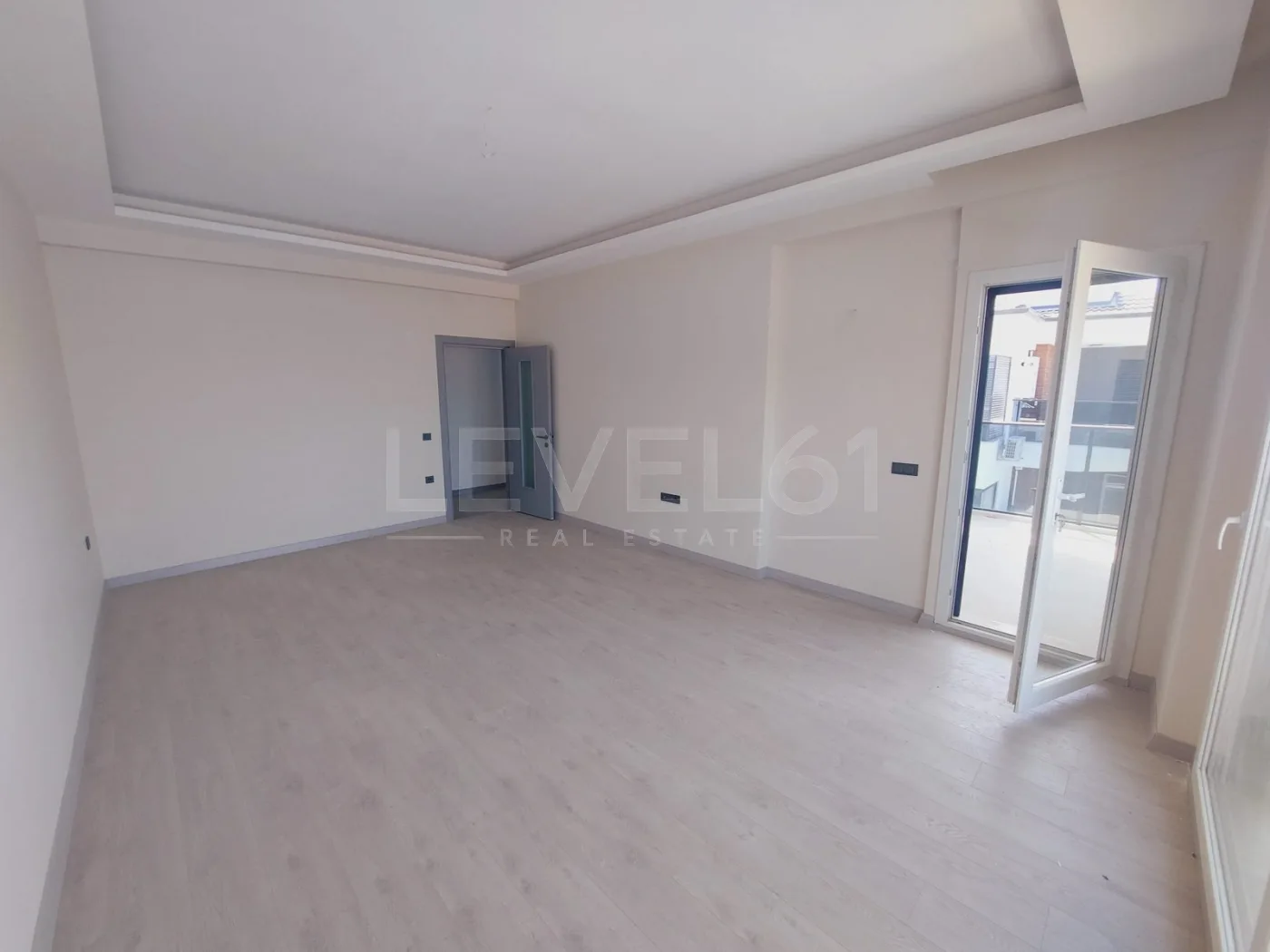 KUŞADASI MEVA SİTESİNDE DOĞALGAZ,KLİMA,CAM BALKON VE HAVUZ 3+1