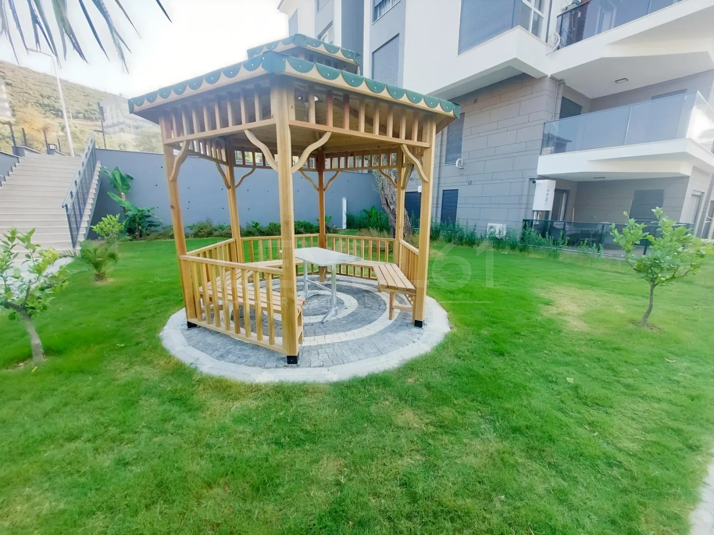 KUŞADASI MEVA SİTESİNDE DOĞALGAZ,KLİMA,CAM BALKON VE HAVUZ 3+1