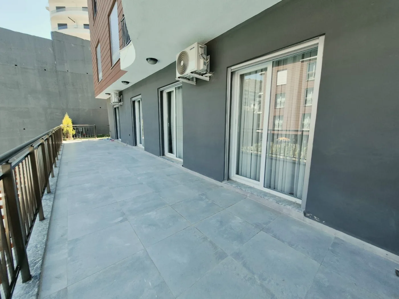 Değirmendere'de Geniş Peyzajlı & Havuzlu Sitede Fırsat Daire