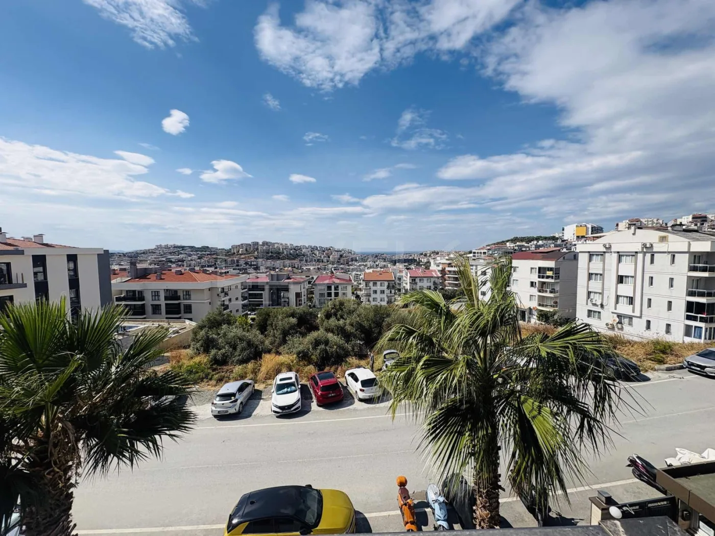 Kuşadası Otogar Arkasında Deniz Manzaralı 2+1