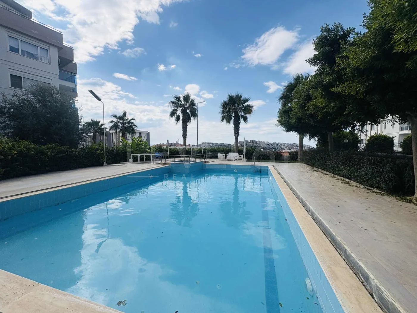 Kuşadası Otogar Arkasında Deniz Manzaralı 2+1