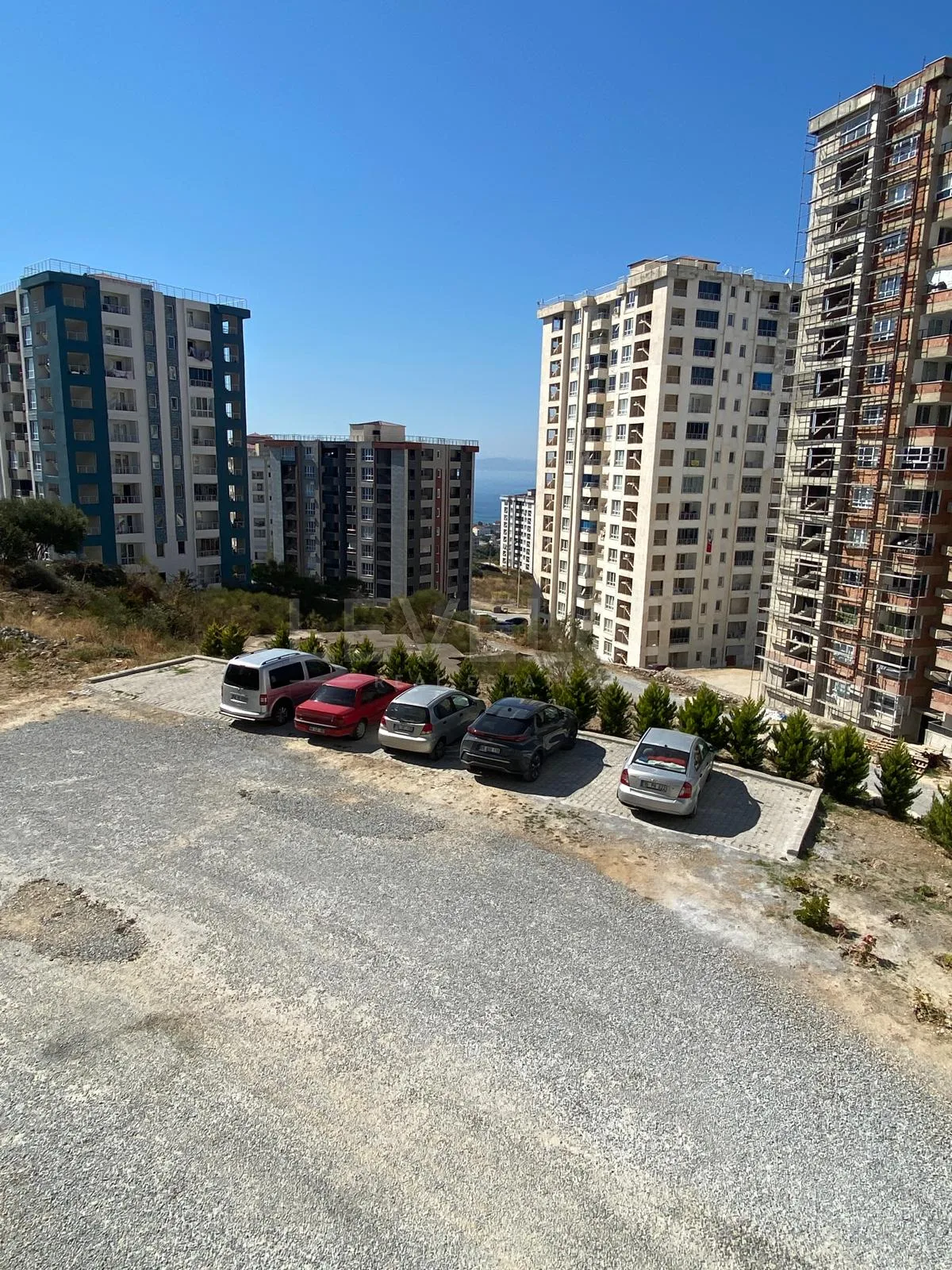 Uydukent'te İçi Tamamen Yenilenmiş Masrafsız 2+1 Fırsat Daire !