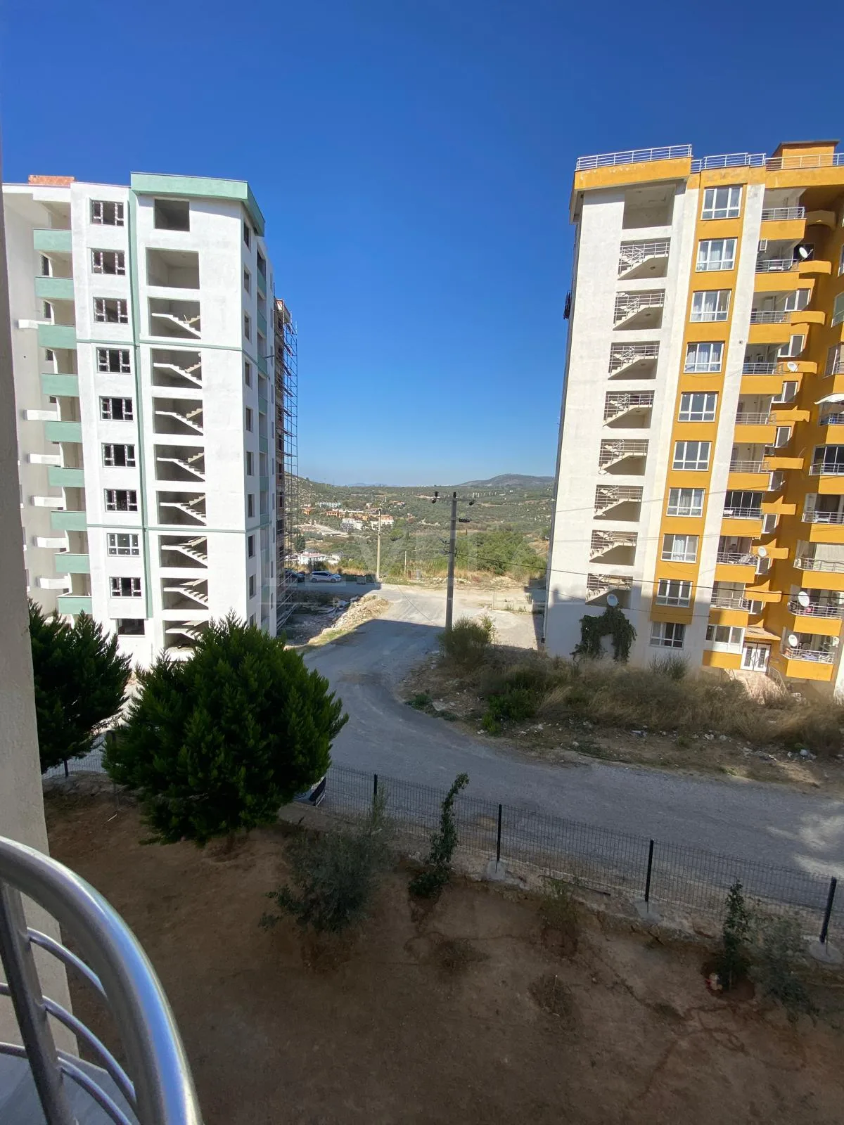 Uydukent'te İçi Tamamen Yenilenmiş Masrafsız 2+1 Fırsat Daire !