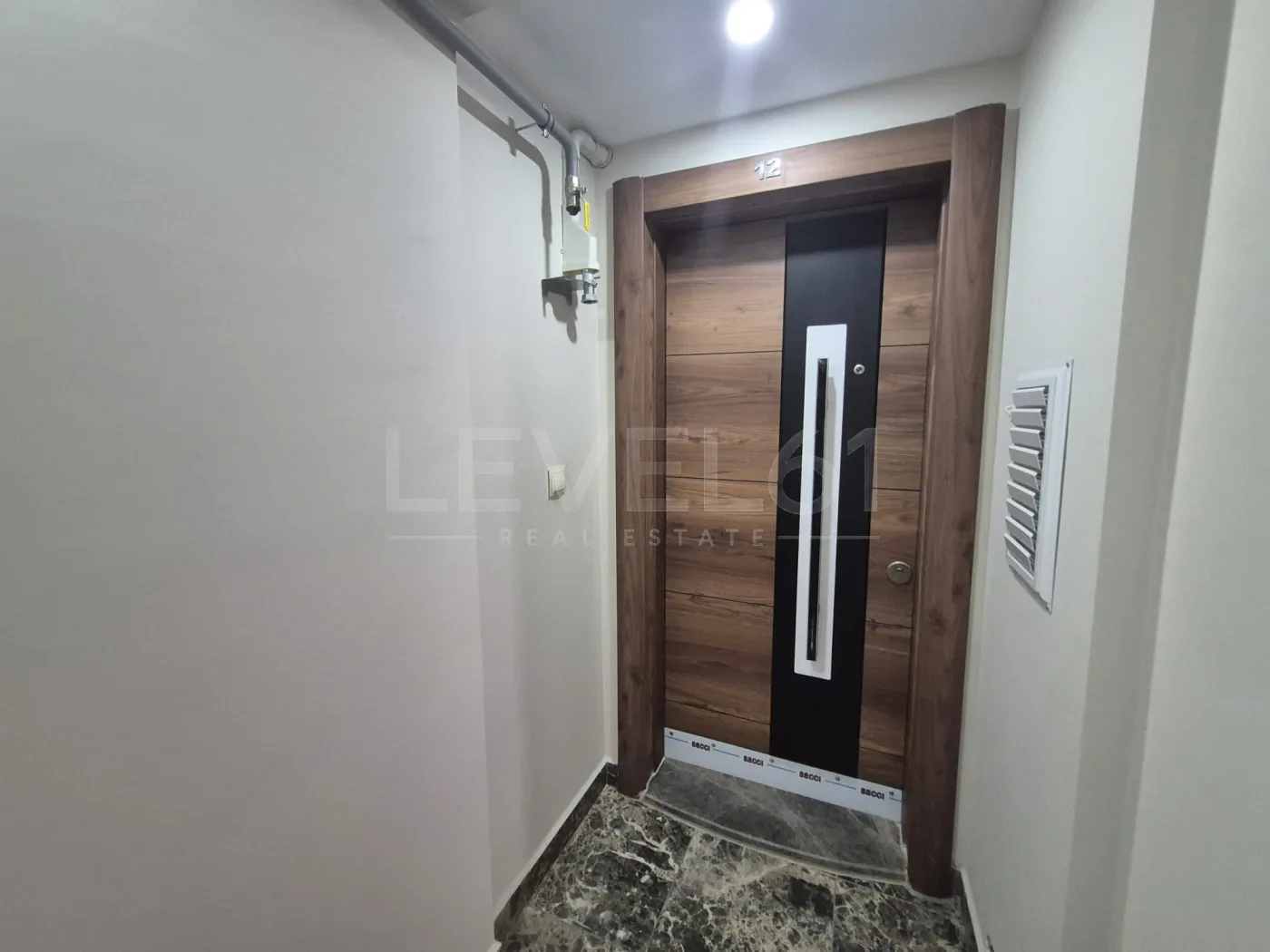 Kuşadası Otogar Arkası 3+1 Yüzme Havuzlu Satılık Daire