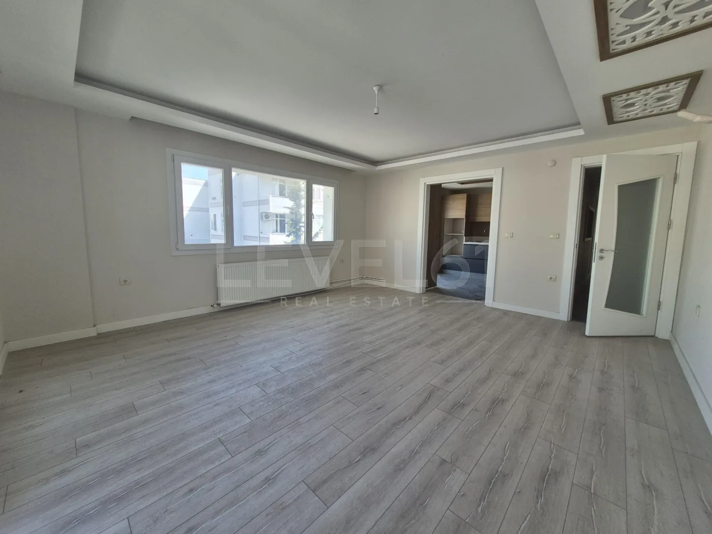 Kuşadası Otogar Arkası 3+1 Yüzme Havuzlu Satılık Daire