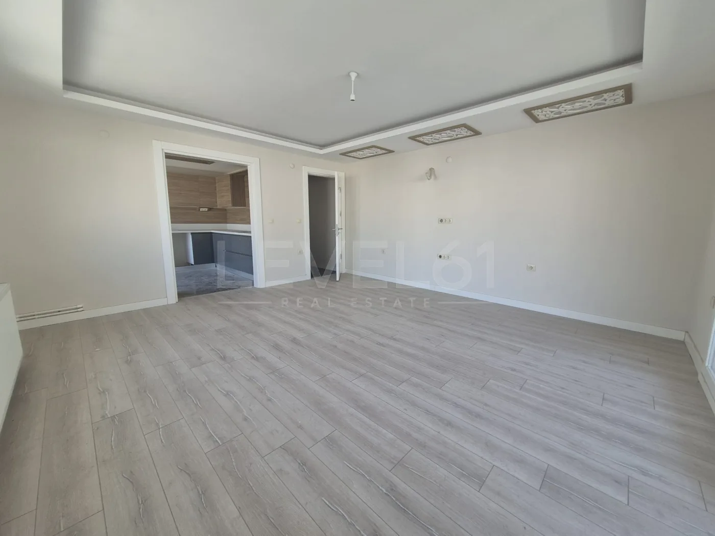 Kuşadası Otogar Arkası 3+1 Yüzme Havuzlu Satılık Daire