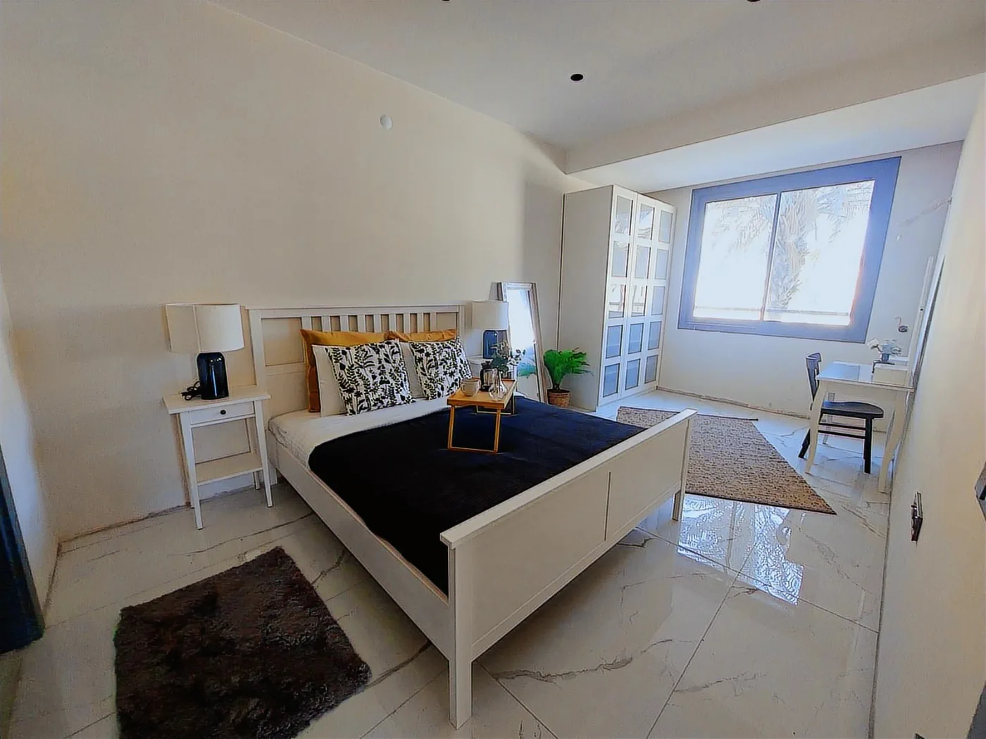 KUŞADASI MERKEZDE D.GAZLI YENİ SİTEDE SATILIK 2+1 DAİRE