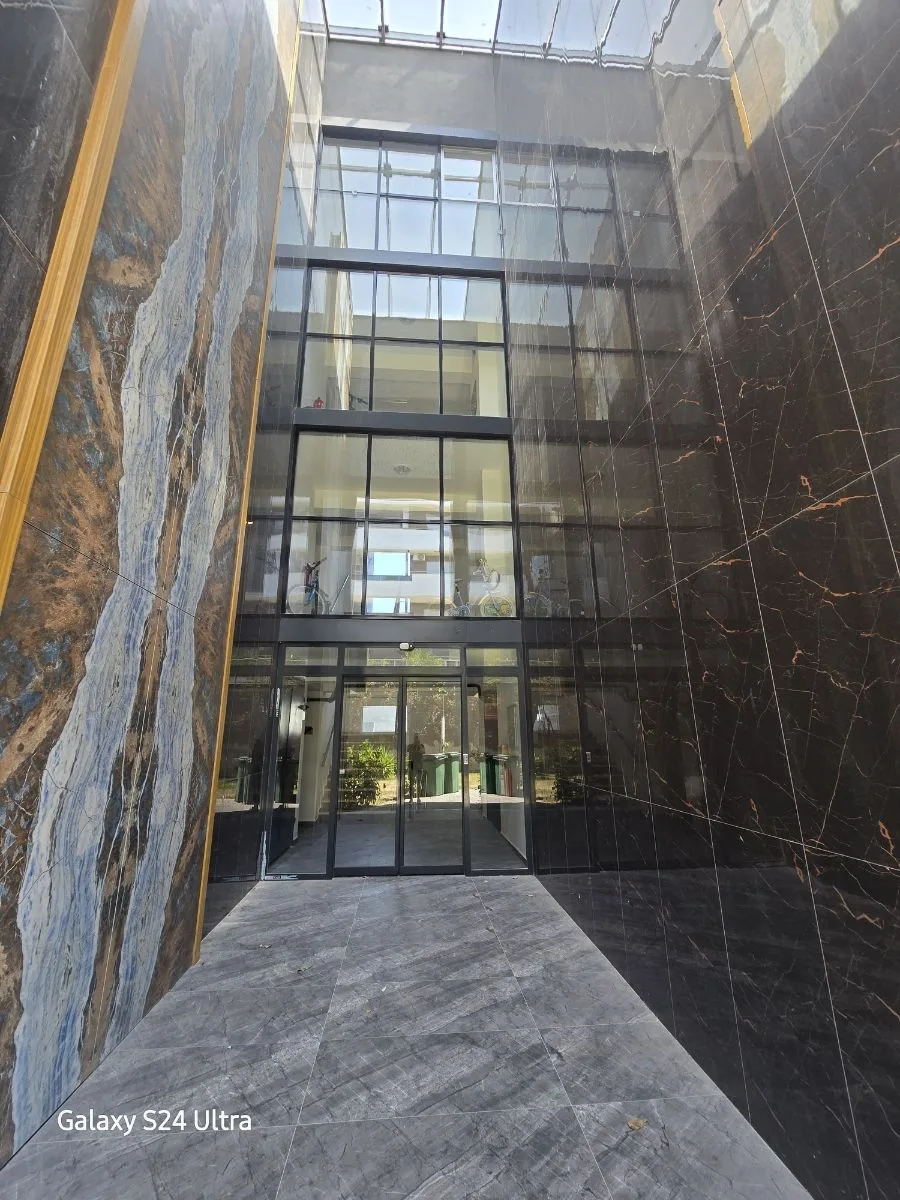 KUŞADASINDA SİTE İÇİNDE HAVUZLU KAPALI MUTFAK SATILIK 3+1DAİRE