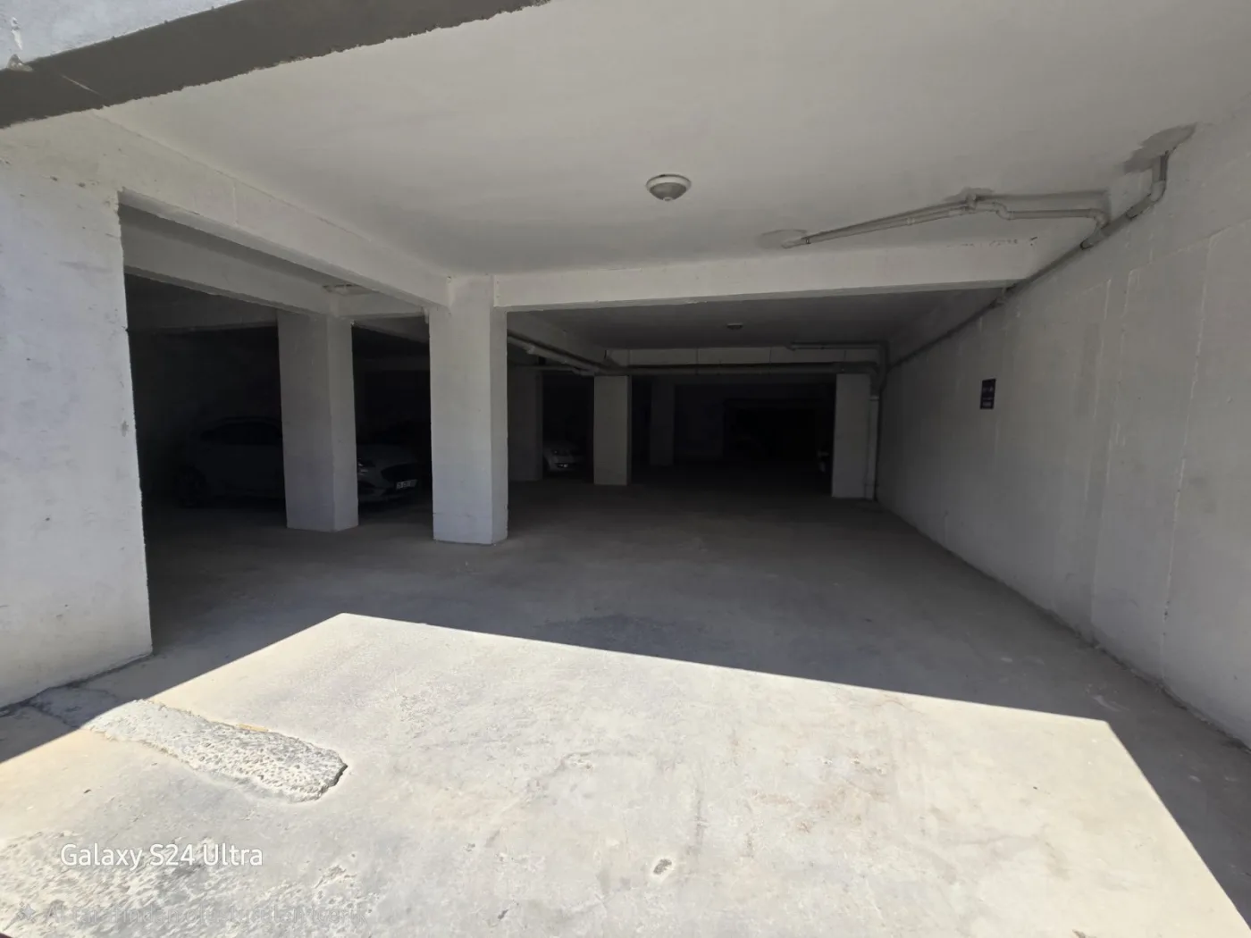 KUŞADASINDA SİTE İÇİNDE HAVUZLU KAPALI MUTFAK SATILIK 3+1DAİRE