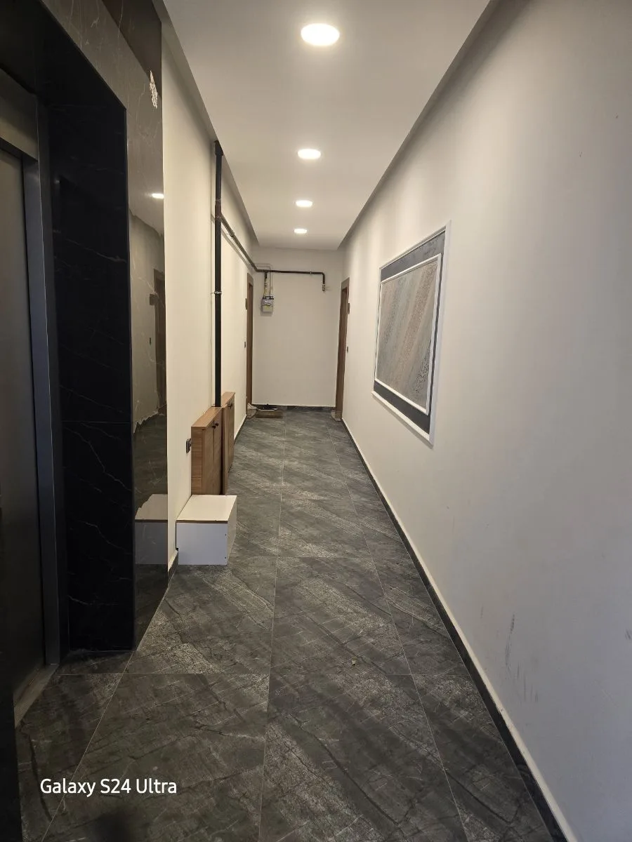 KUŞADASINDA SİTE İÇİNDE HAVUZLU KAPALI MUTFAK SATILIK 3+1DAİRE