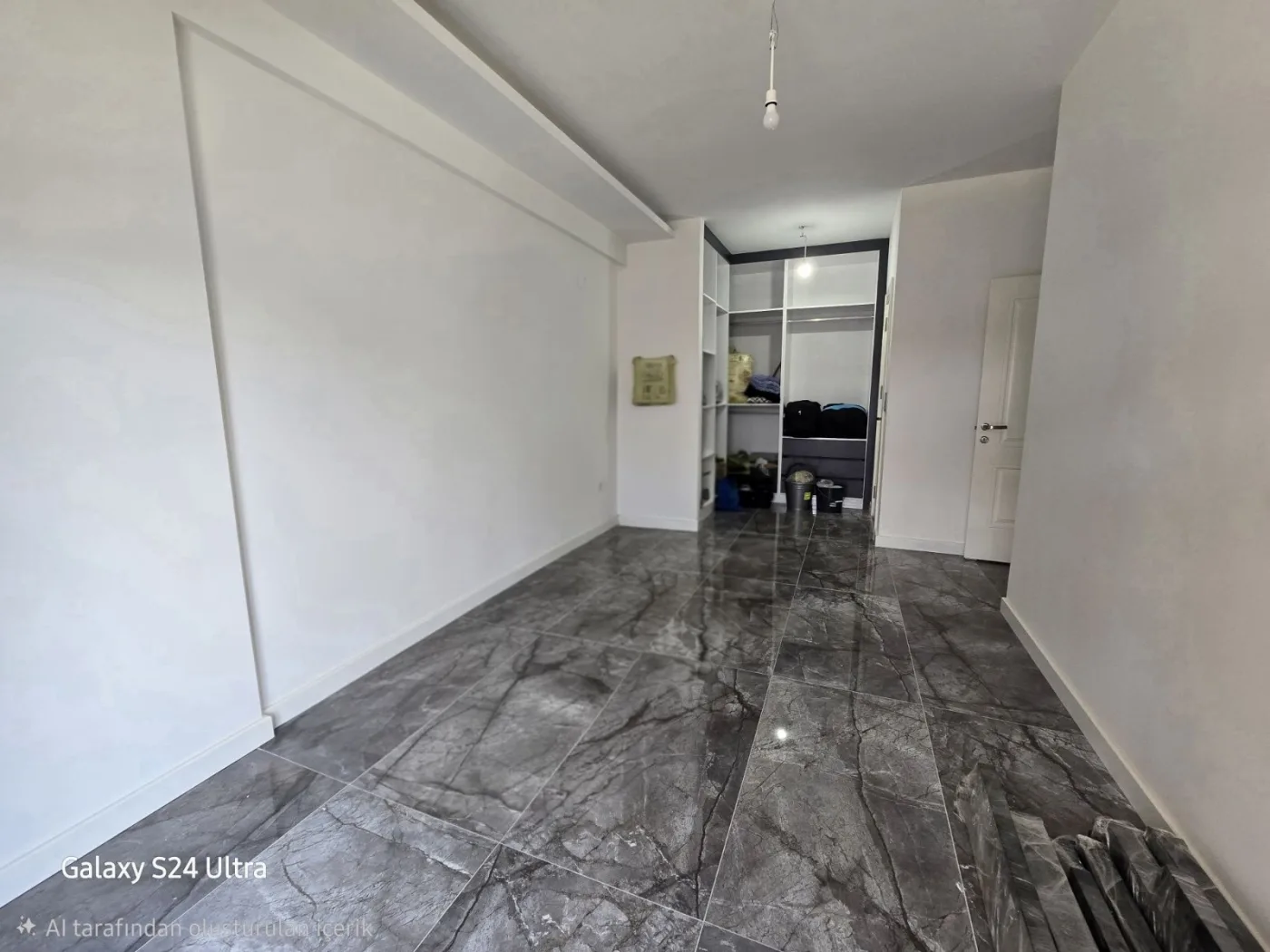 KUŞADASINDA SİTE İÇİNDE HAVUZLU KAPALI MUTFAK SATILIK 3+1DAİRE