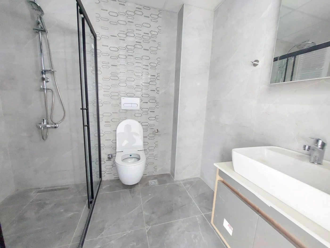 KUŞADASI ARMADA LOFT SİTESİNDE HAVUZLU GÜVENLİKLİ DOĞALGAZLI 2+1