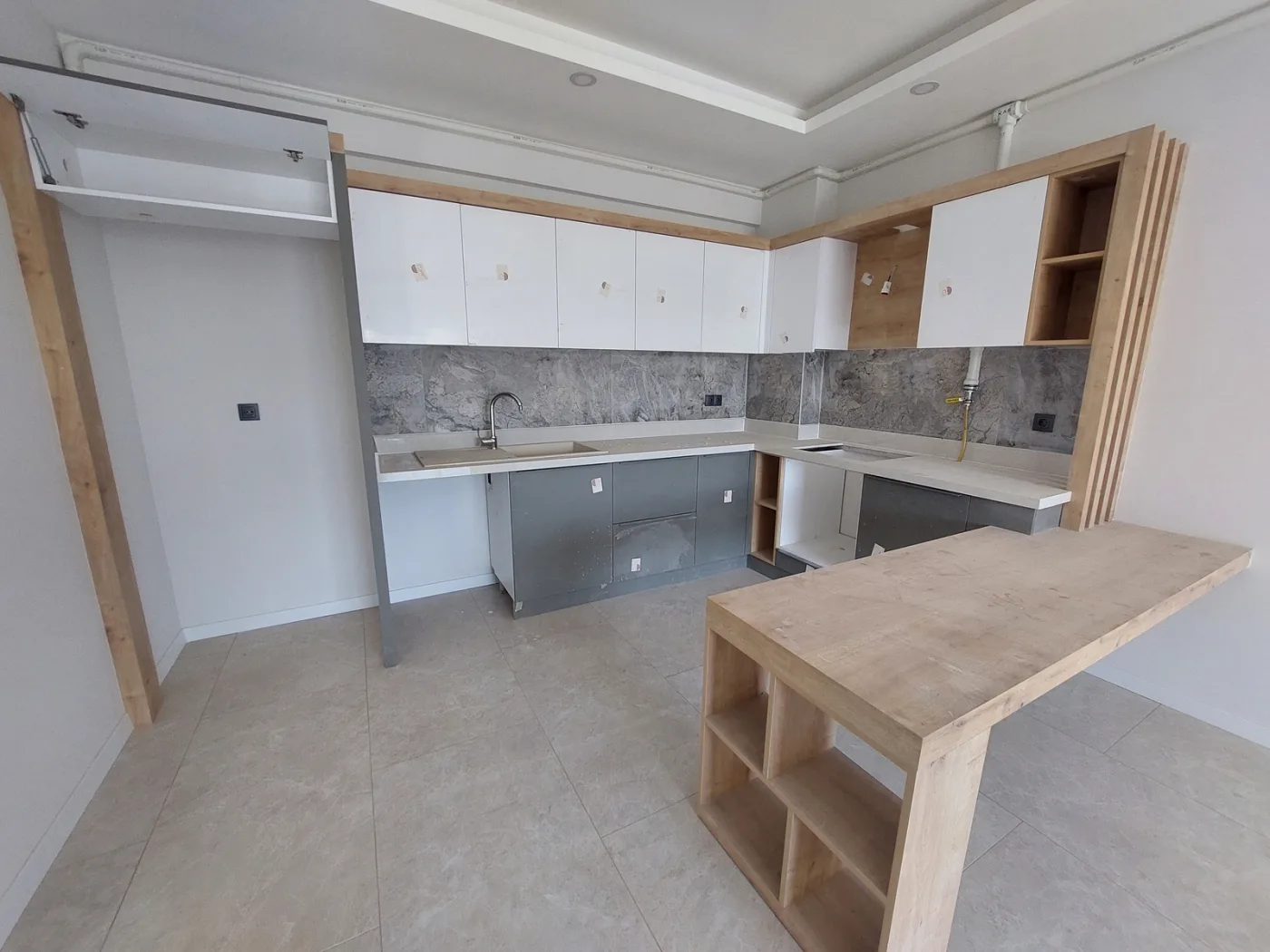 KUŞADASI ARMADA LOFT SİTESİNDE HAVUZLU GÜVENLİKLİ DOĞALGAZLI 2+1