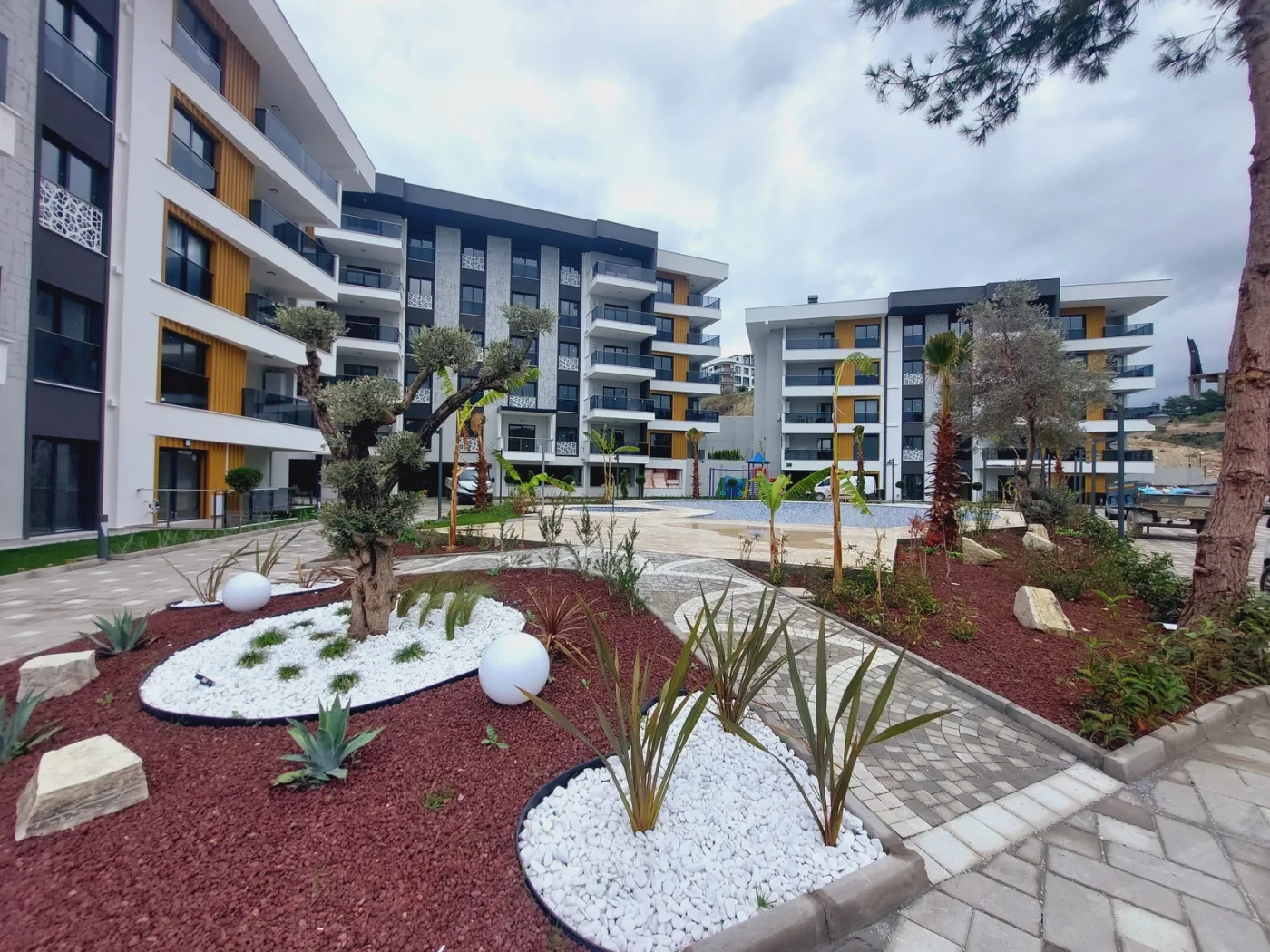 KUŞADASI ARMADA LOFT SİTESİNDE HAVUZLU GÜVENLİKLİ DOĞALGAZLI 2+1