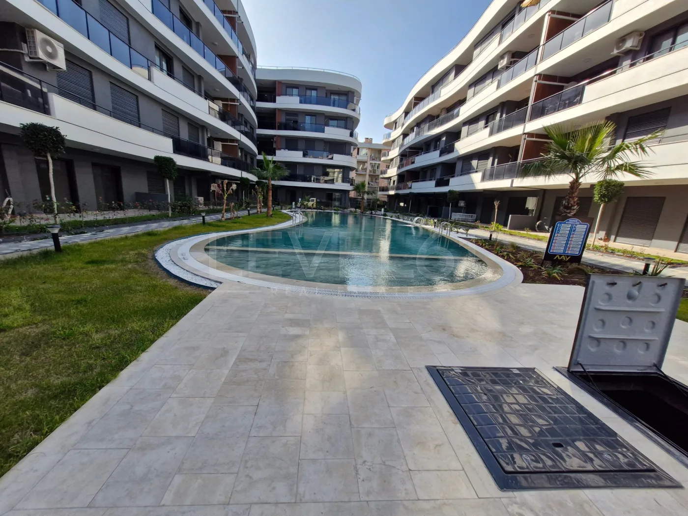 Kuşadası Kadınlar Denizinde Kiralık 1+1 Lüks Havuzlu Daire