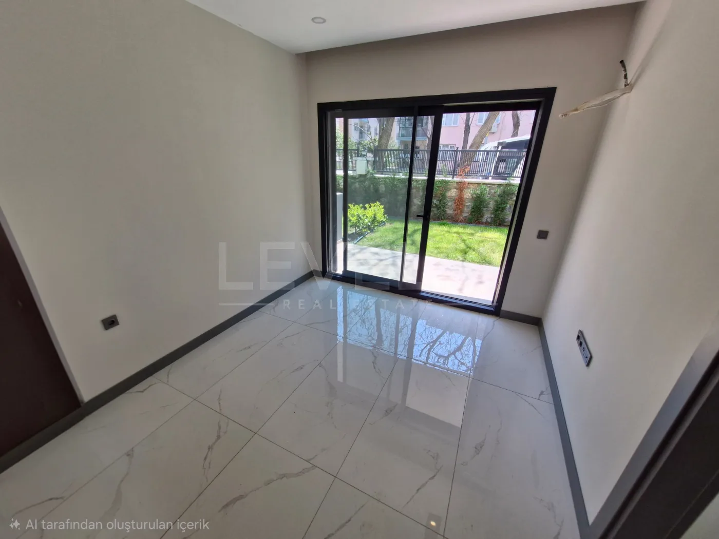 Kuşadası Kadınlar Denizinde Kiralık 1+1 Lüks Havuzlu Daire