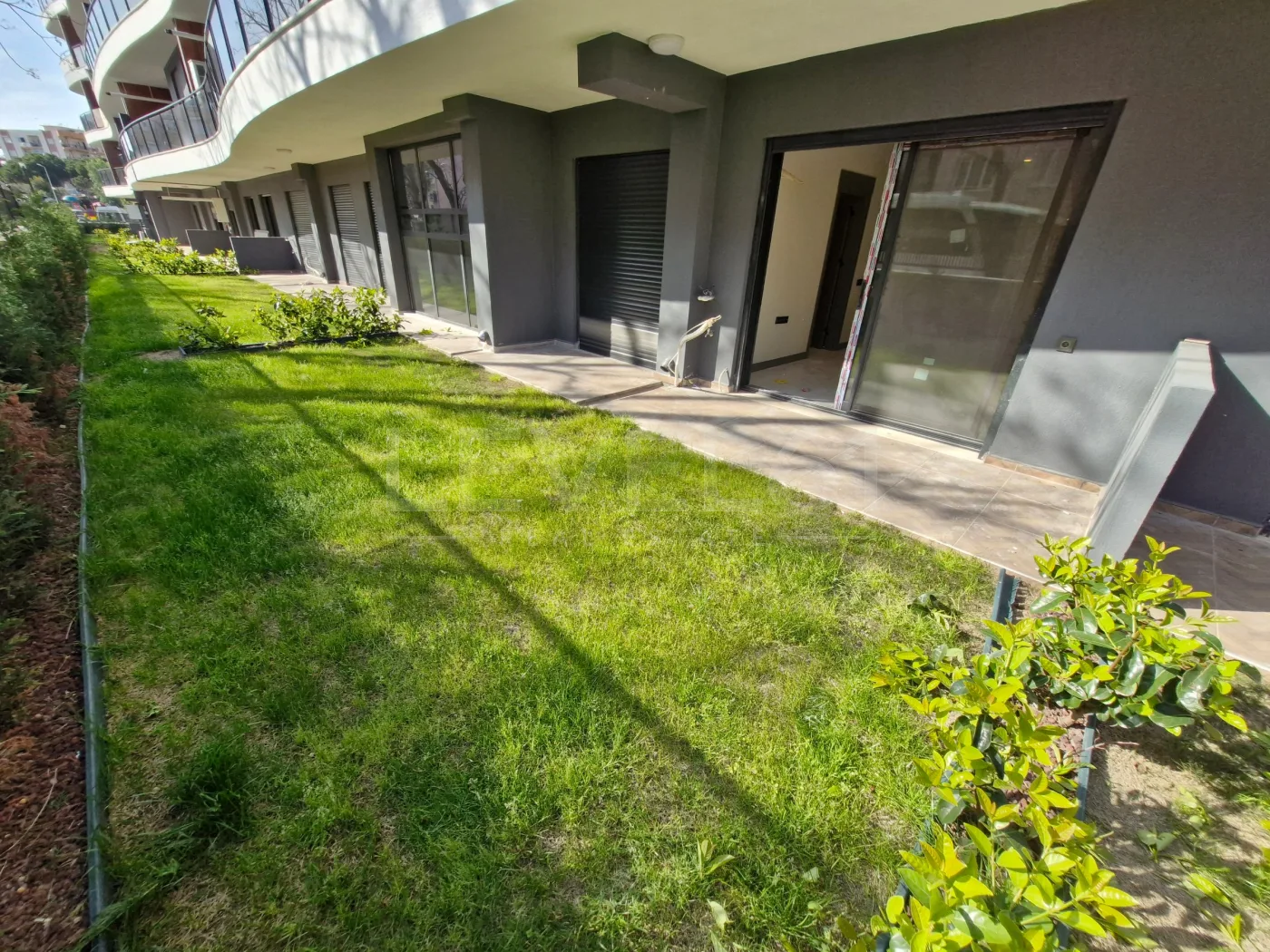 Kuşadası Kadınlar Denizinde Kiralık 1+1 Lüks Havuzlu Daire