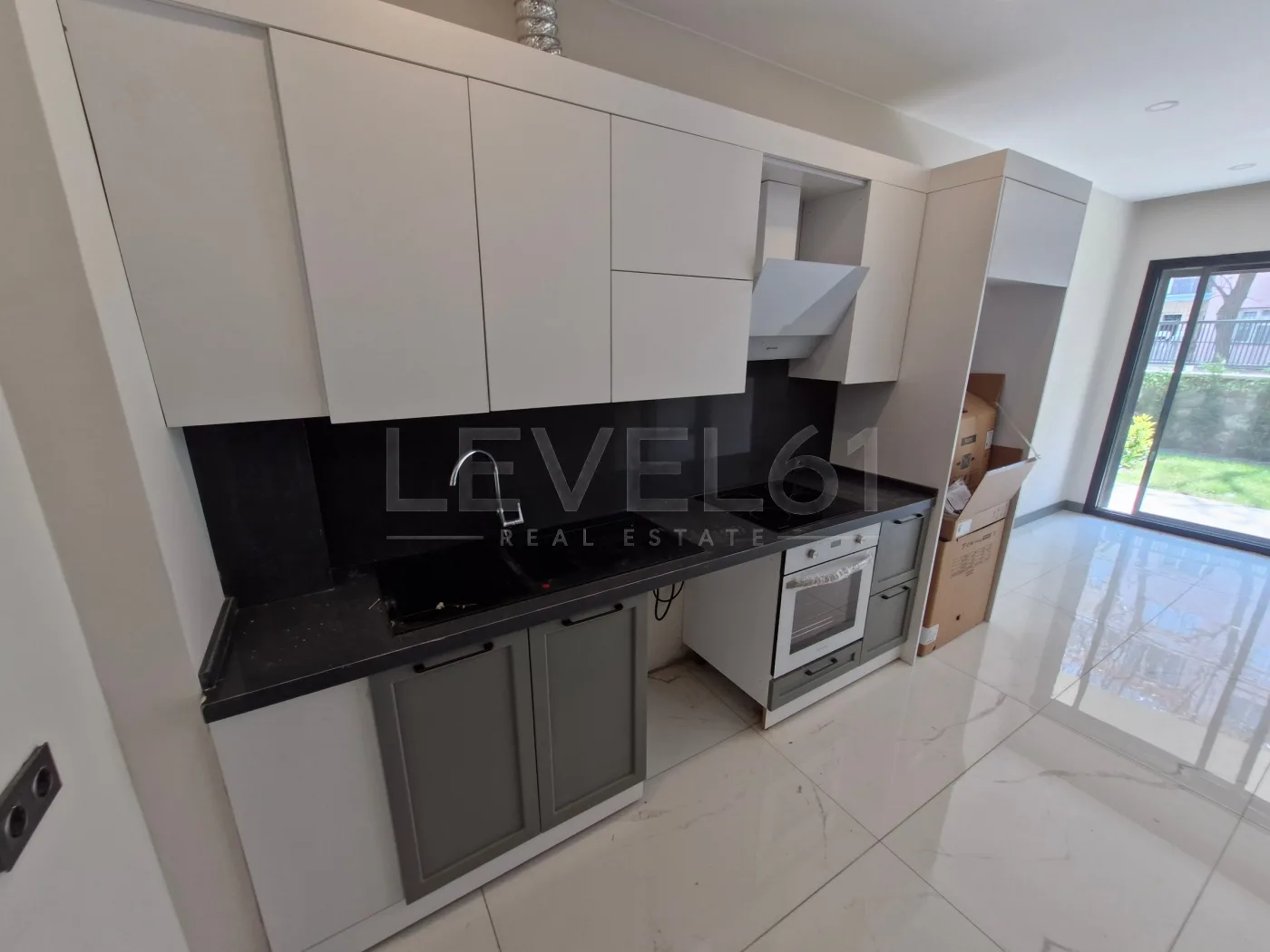 Kuşadası Kadınlar Denizinde Kiralık 1+1 Lüks Havuzlu Daire