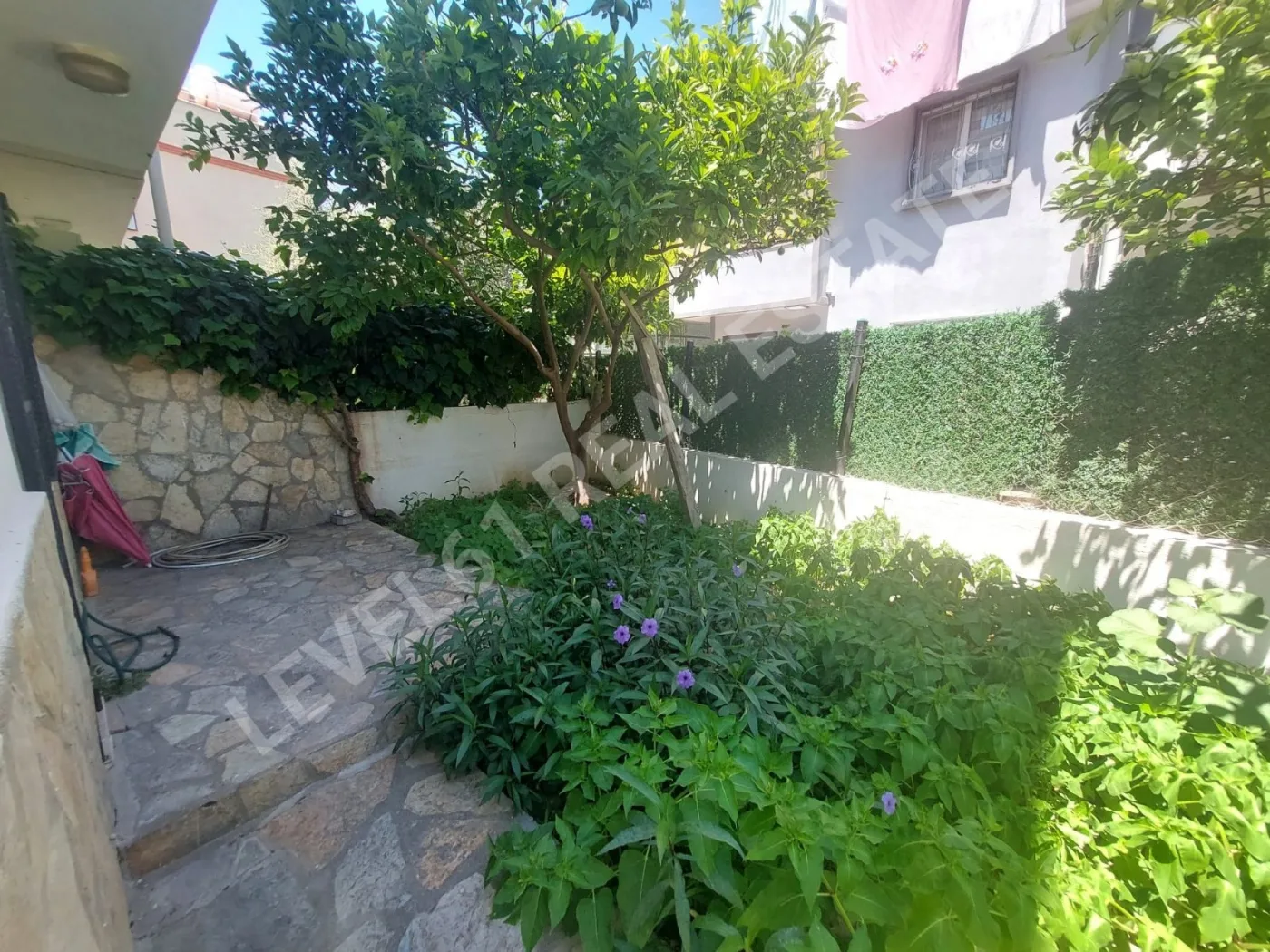 Kuşadası Kadınlar Denizinde 4+1 Satılık Masrafsız Villa