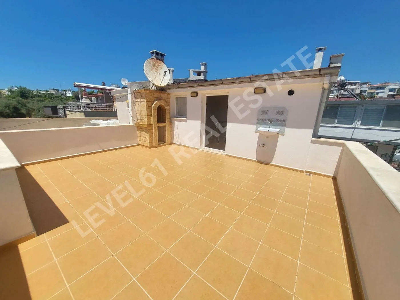 Kuşadası Kadınlar Denizinde 4+1 Satılık Masrafsız Villa