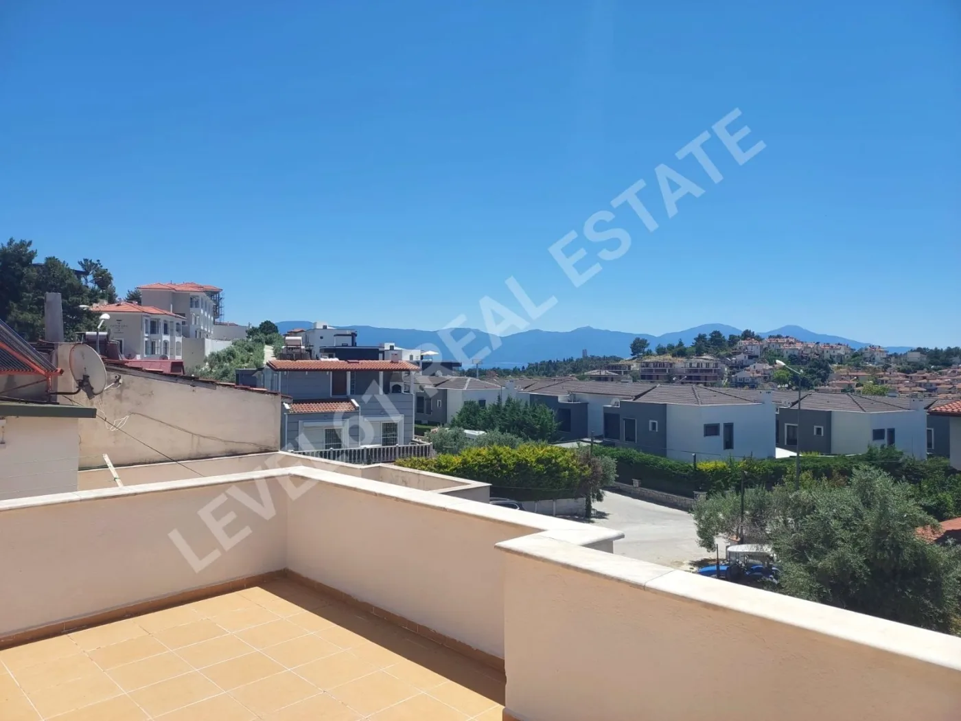 Kuşadası Kadınlar Denizinde 4+1 Satılık Masrafsız Villa