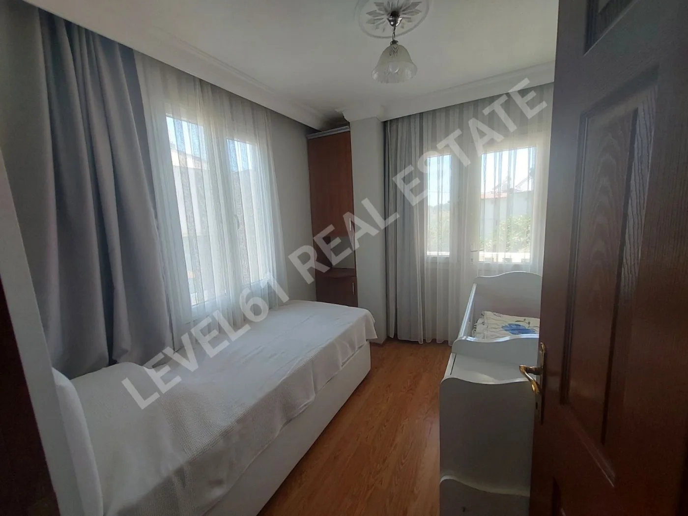 Kuşadası Kadınlar Denizinde 4+1 Satılık Masrafsız Villa