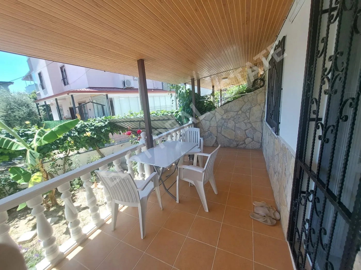 Kuşadası Kadınlar Denizinde 4+1 Satılık Masrafsız Villa