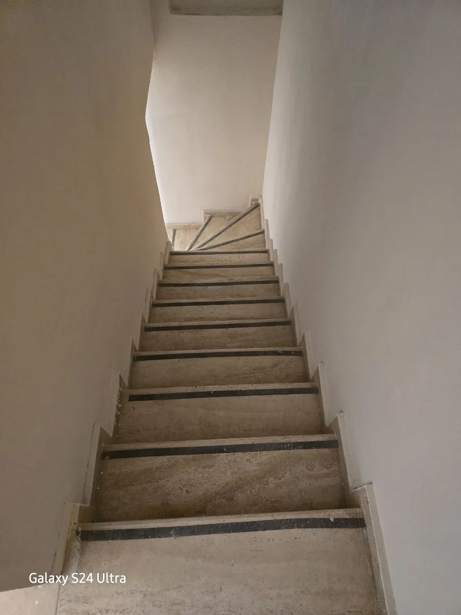 KUŞADASI MERKEZDE DUBLEKS 4+1 KİRALIK DAİRE