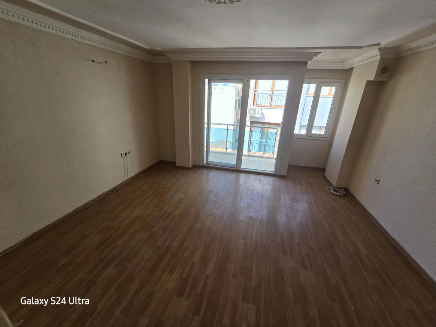 KUŞADASI MERKEZDE DUBLEKS 4+1 KİRALIK DAİRE