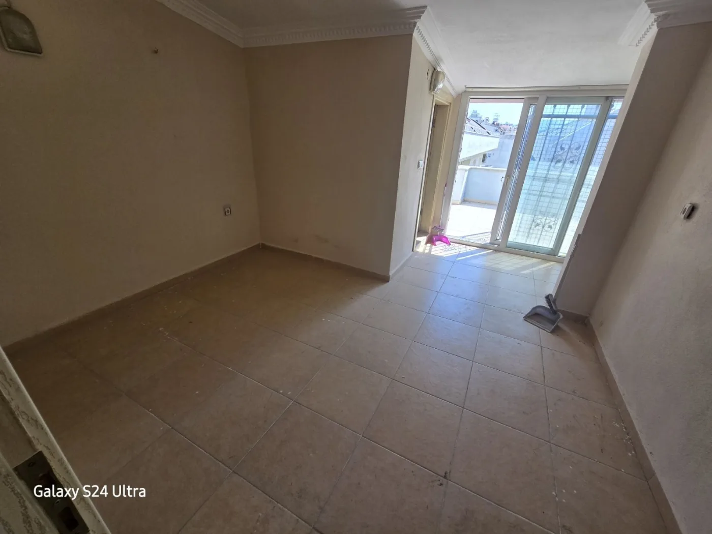 KUŞADASI MERKEZDE DUBLEKS 4+1 KİRALIK DAİRE