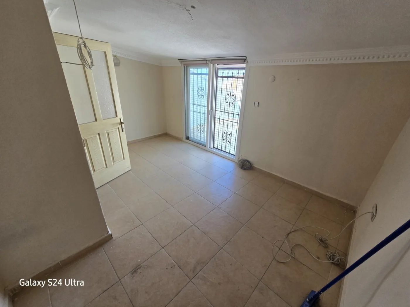 KUŞADASI MERKEZDE DUBLEKS 4+1 KİRALIK DAİRE