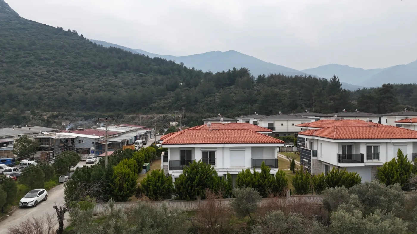 Kuşadası Güzelçamlı'da Emlak61' Den Yetkili Satılık 3+1 Villa