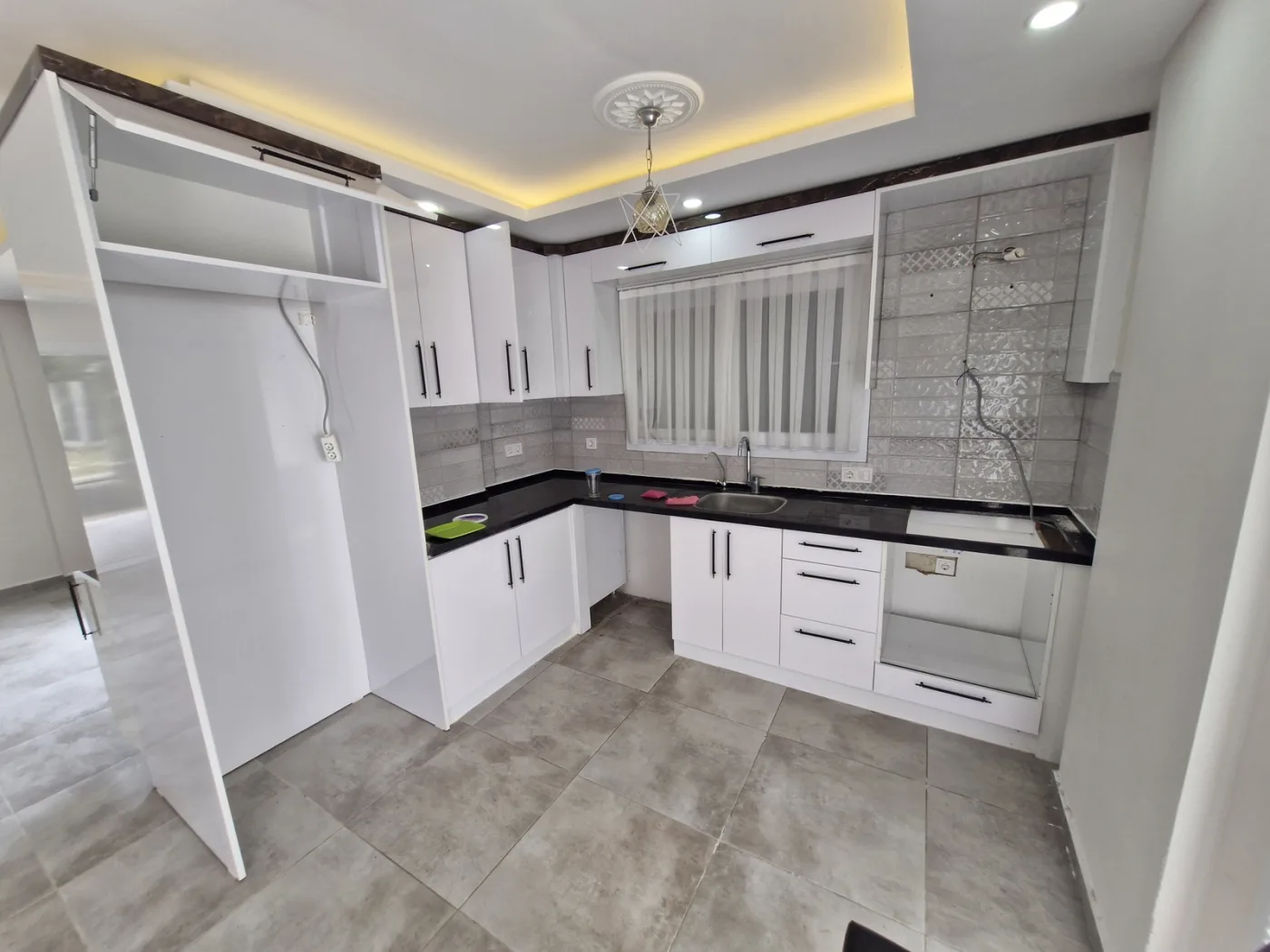 Kuşadası Güzelçamlı'da Emlak61' Den Yetkili Satılık 3+1 Villa